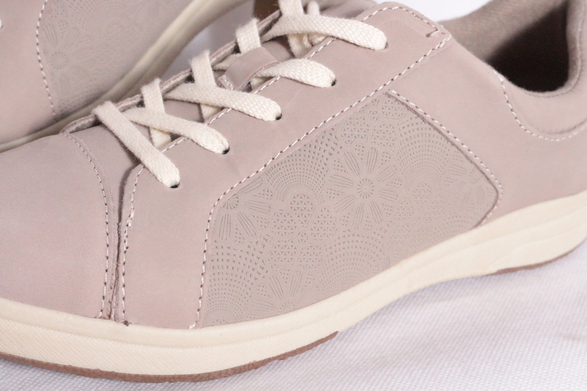 Earth Origins Baskets Cuir    Neuf 3