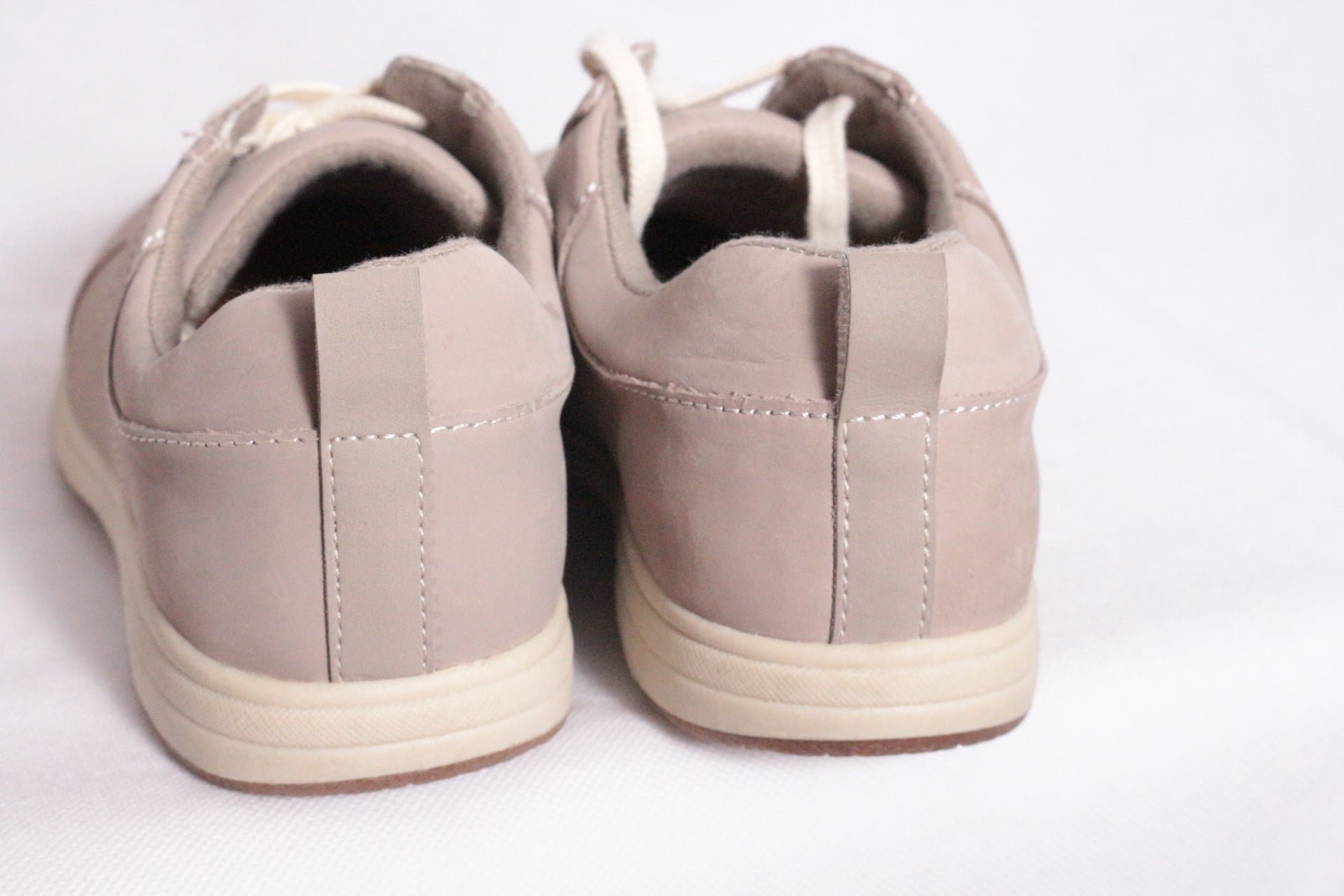 Earth Origins Baskets Cuir    Neuf 6