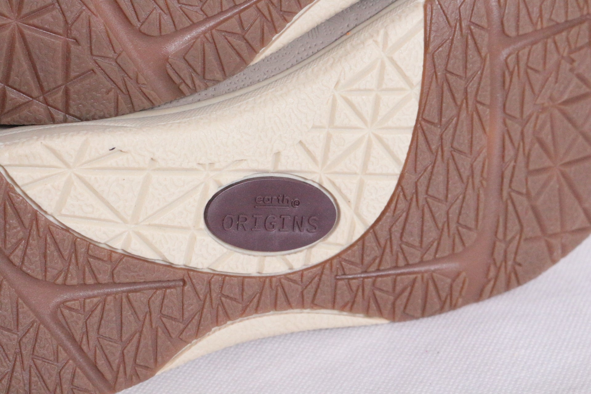 Earth Origins Baskets Cuir    Neuf 9