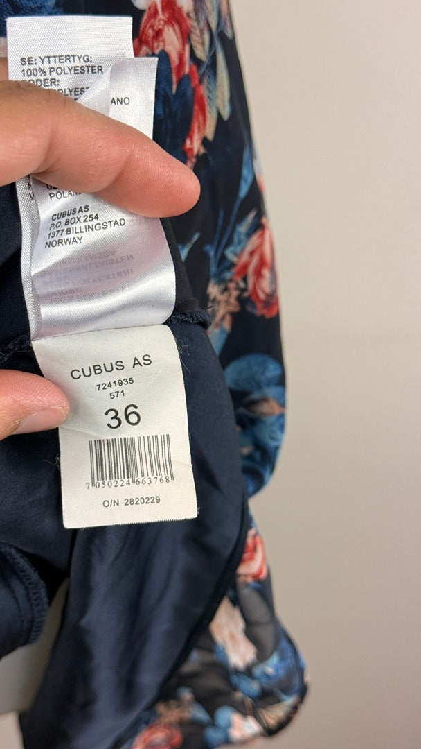 Robe fleurie bleu marine Cubus polyester 36 très bon état 10