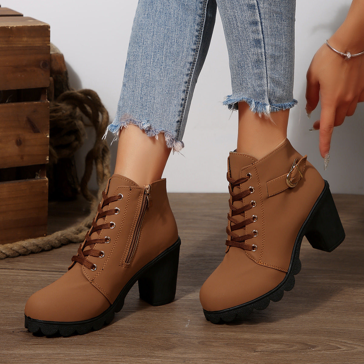 Bottines à lacets talon épais – photo 7 – Frippin'Dealz