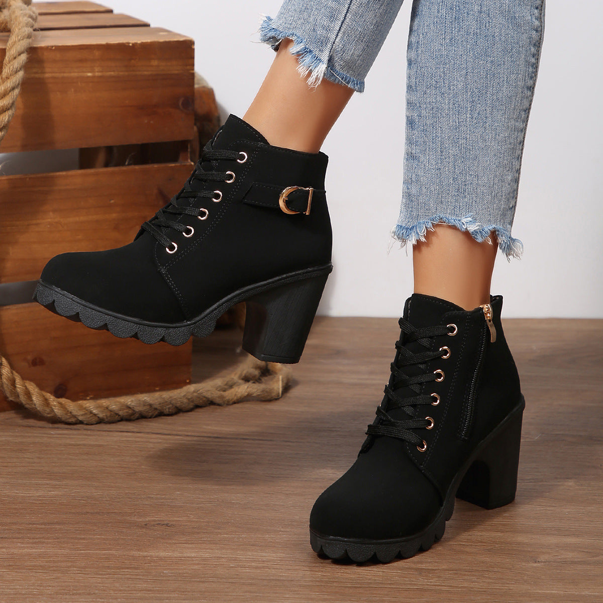 Bottines à lacets talon épais – photo 1 – Frippin'Dealz