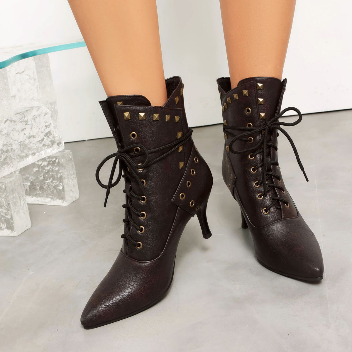 Bottines à lacets cloutées à bout pointu – photo 2 – Frippin'Dealz
