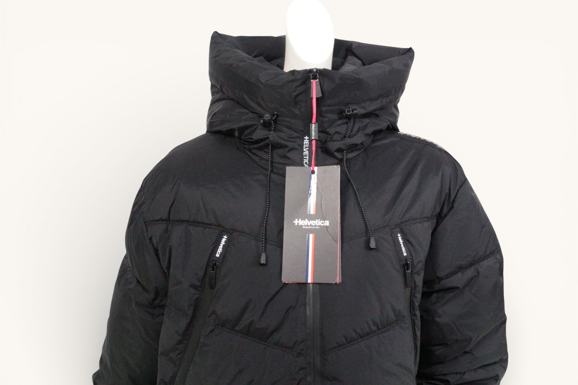 Helvetica – Langer Daunenmantel – Schwarz 12