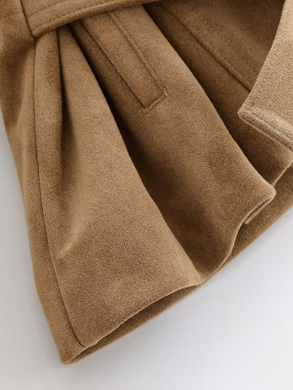 Veste courte effet daim col montant boutonnage simple poches femme – photo 16 – Frippin'Dealz