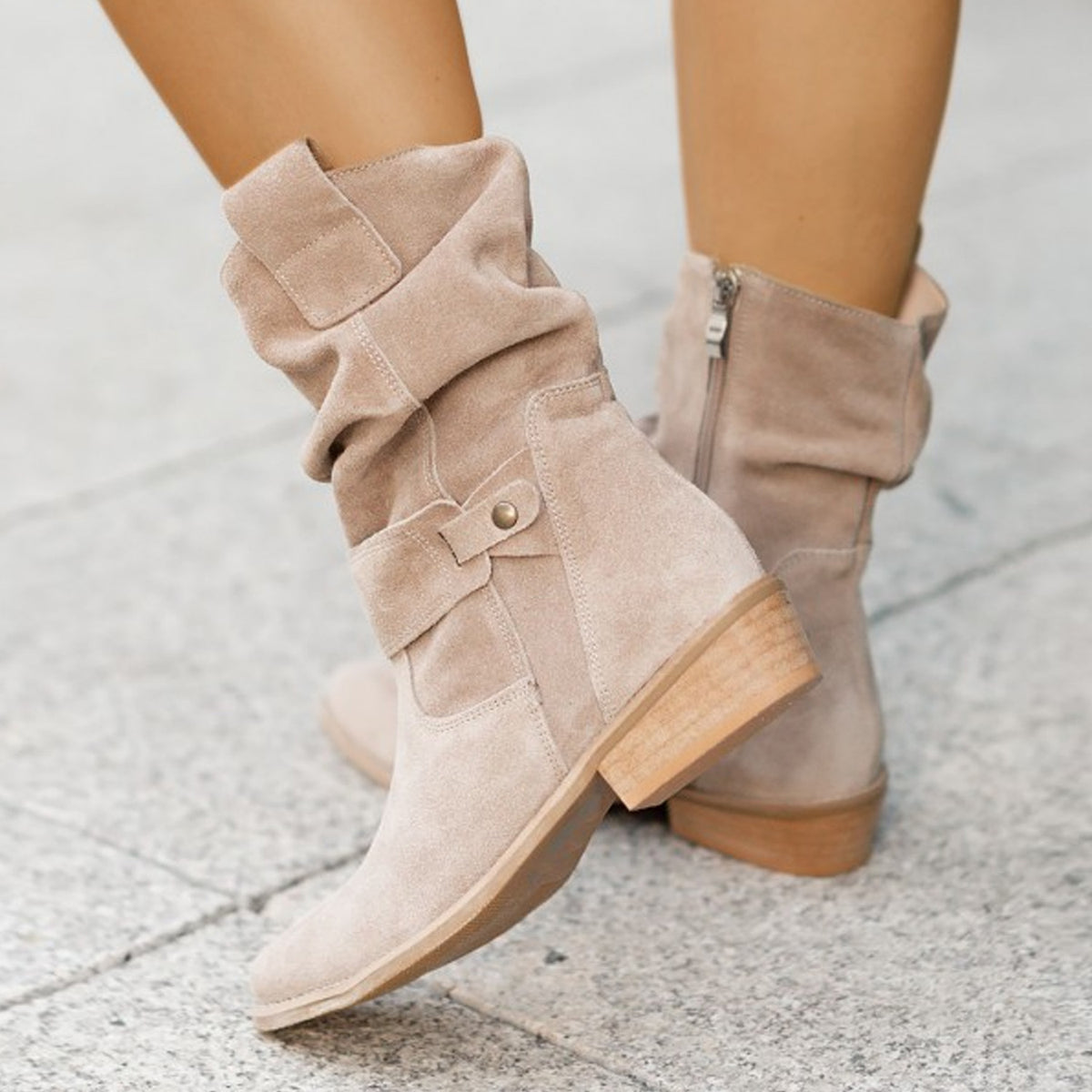 Bottines plissées talon plat aspect daim – photo 1 – Frippin'Dealz