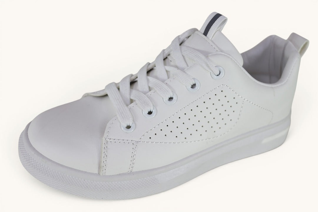 Baskets blanches Axim simili cuir taille 39