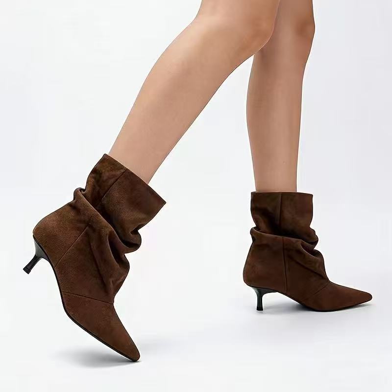 Bottes mi-mollet plissées bout pointu – photo 2 – Frippin'Dealz
