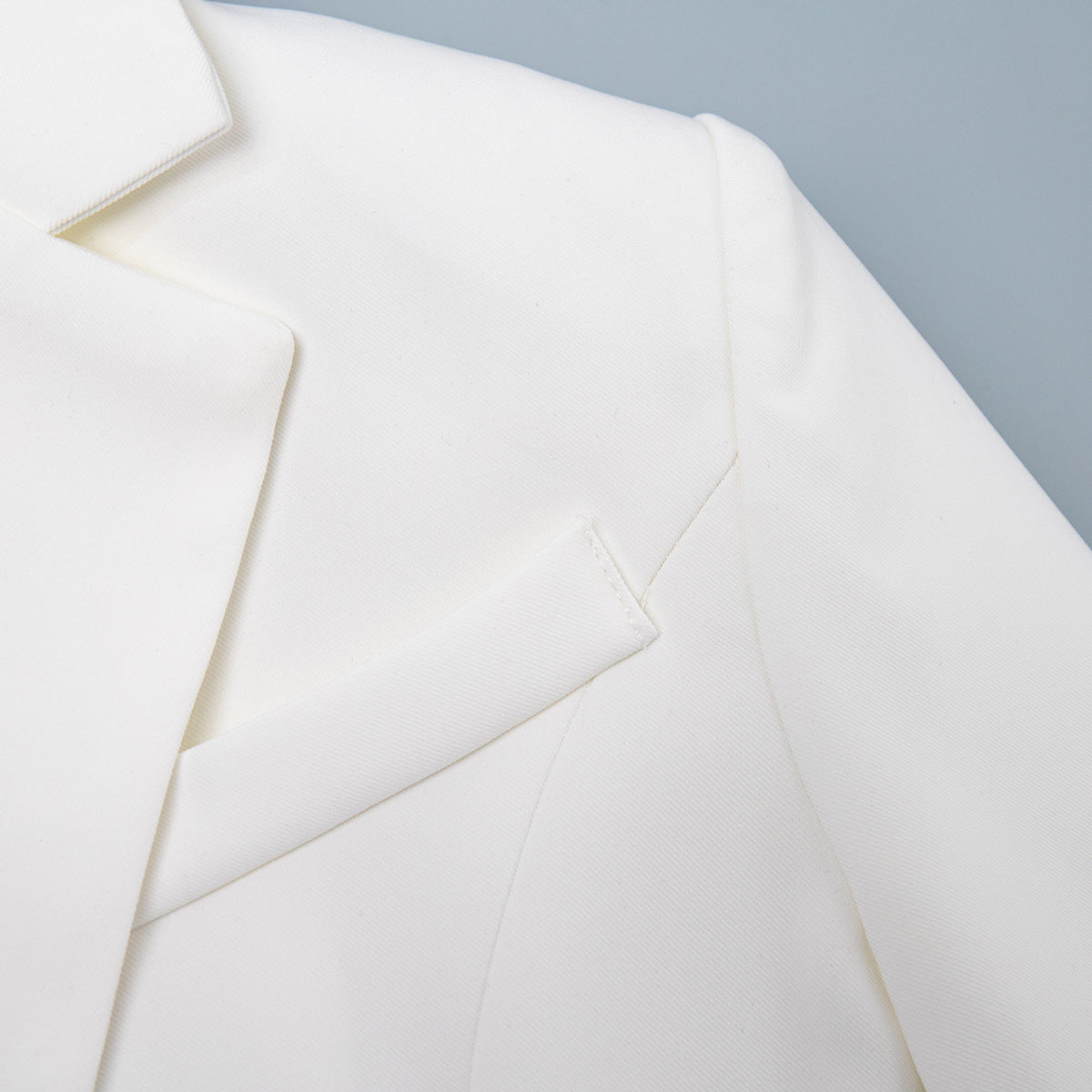 Blazer femme cintré col V – photo 18 – Frippin'Dealz