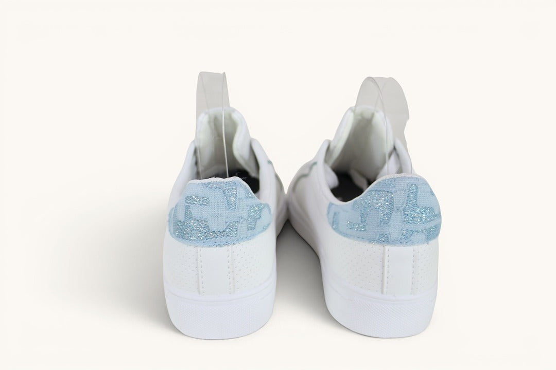 Baskets blanches simili cuir détails paillettes bleu ciel taille 38 3