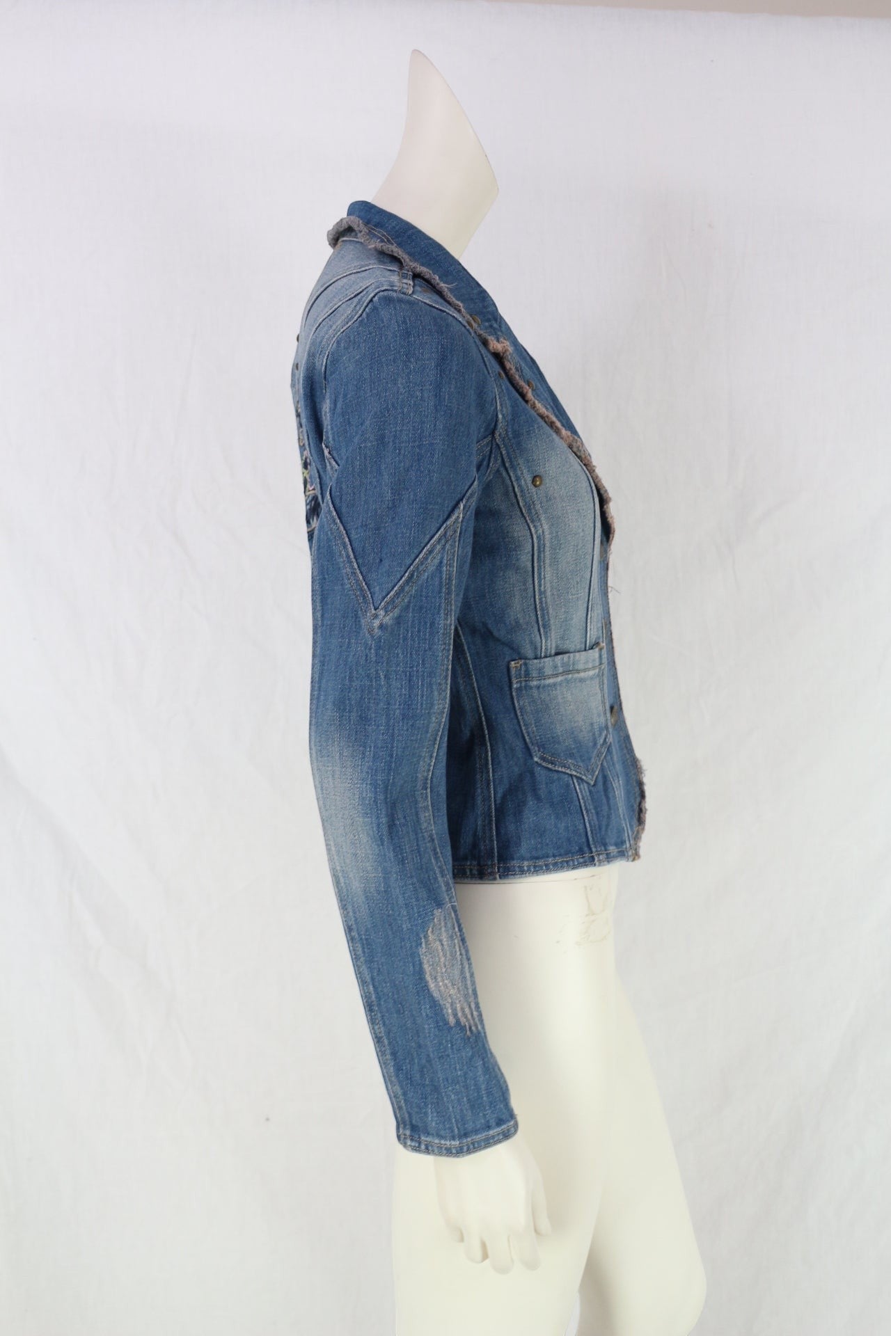 Veste Jean Femme Y2K McBling Brodée Cloutée Coupe Cintrée Denim Destroy 5