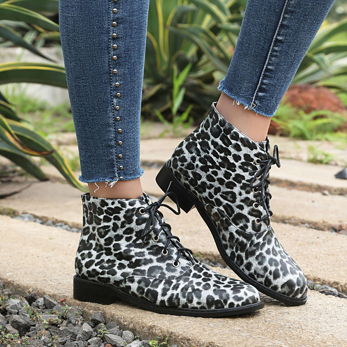 Bottines à lacets imprimé léopard à talon épais – photo 3 – Frippin'Dealz