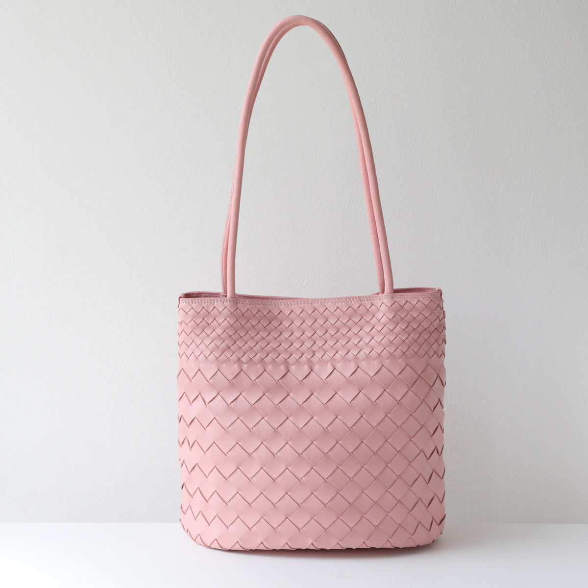 Sac seau tressé en cuir de mouton – photo 10 – Frippin'Dealz