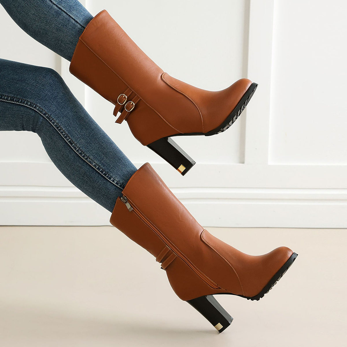 Bottes mi-mollet unies à talon épais – photo 4 – Frippin'Dealz