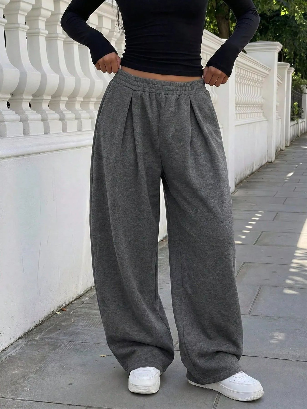 Pantalon jogging jambe large taille élastique – photo 11 – Frippin'Dealz