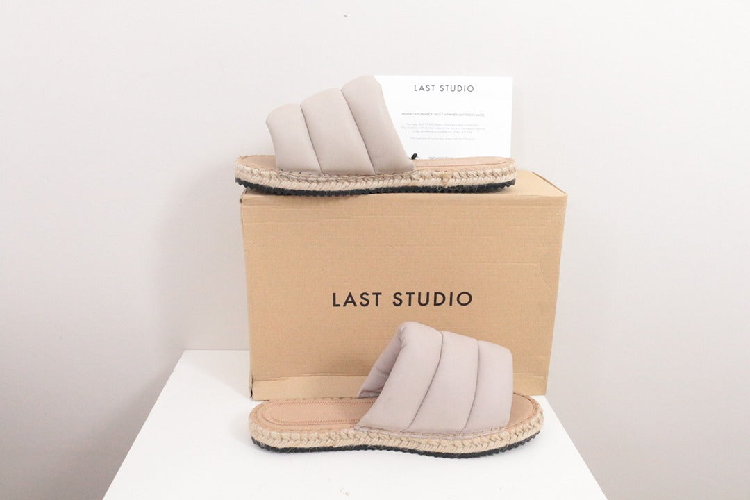 Mules plates Last Studio en cuir beige taupe 41 neuves 5