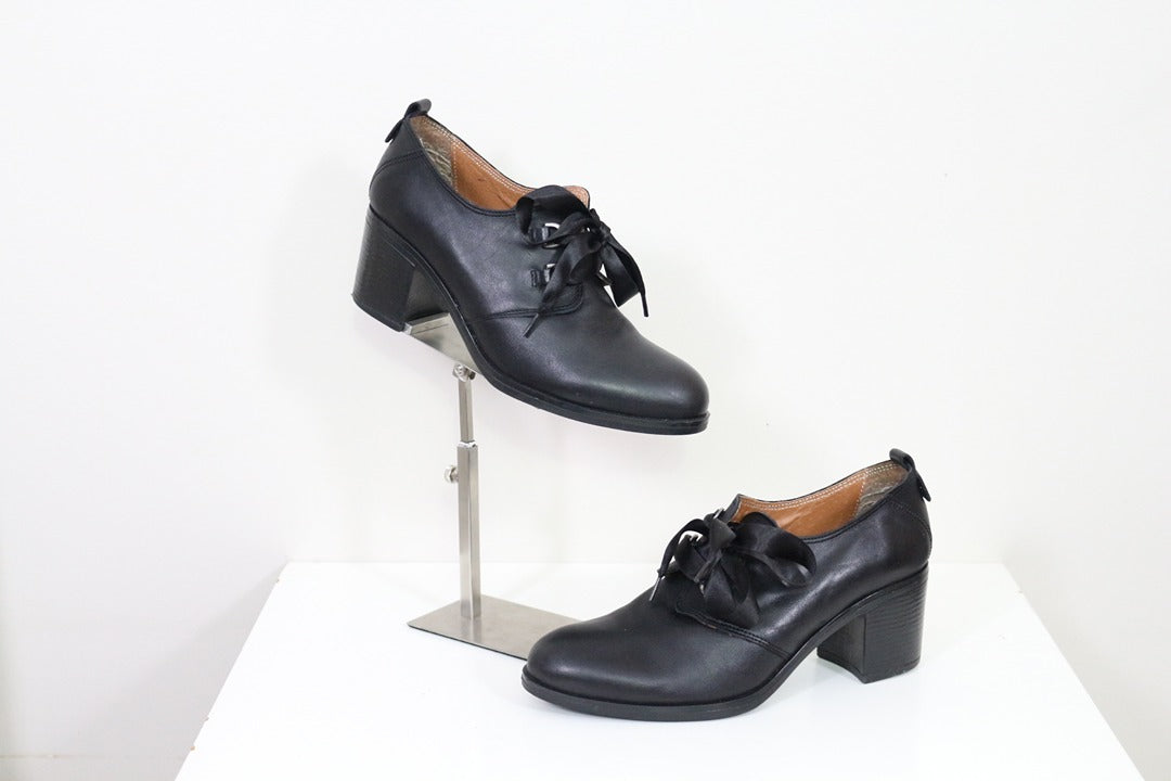 Bottines Andréfia Noires Talon Carré Ruban Coquette 37