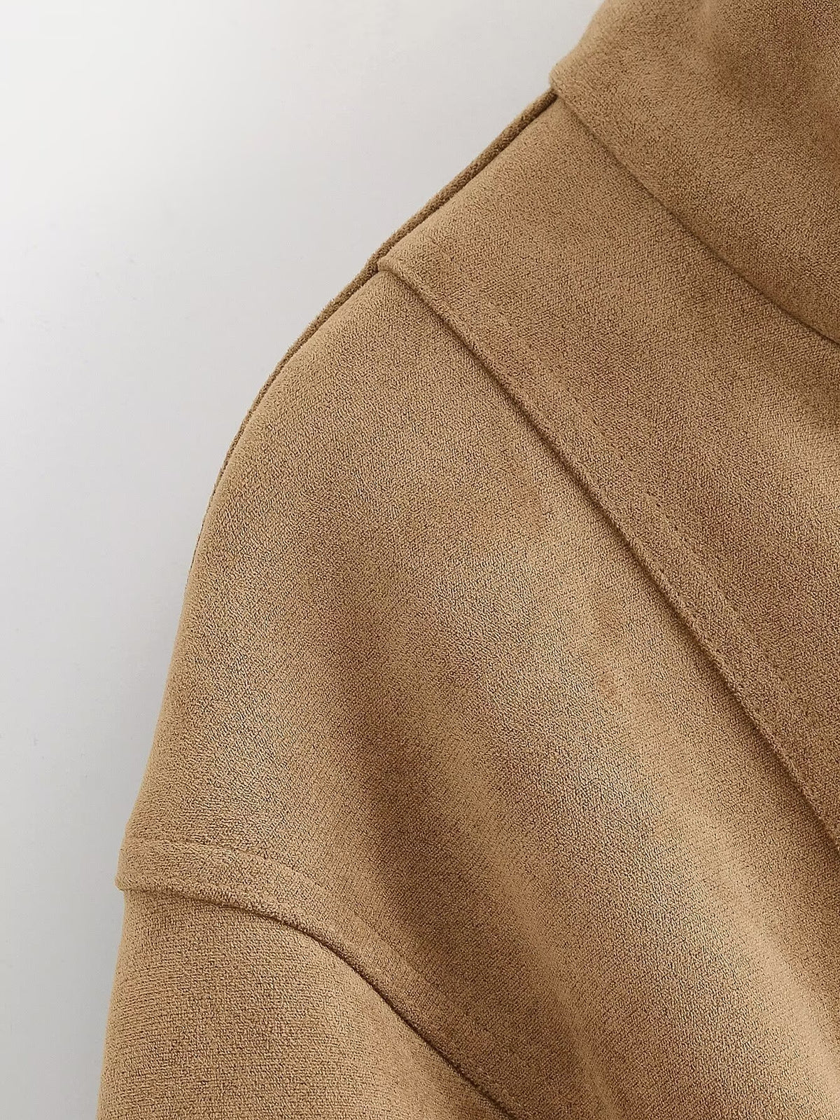 Veste courte effet daim col montant boutonnage simple poches femme – photo 12 – Frippin'Dealz