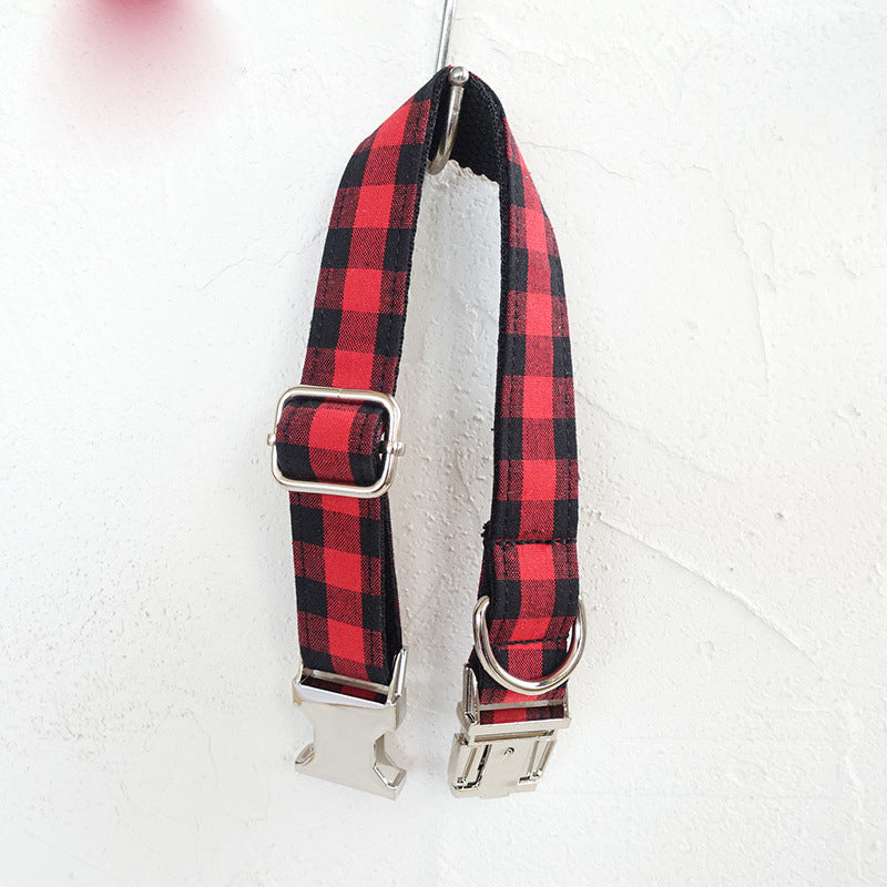 Collier et laisse pour chien tartan rouge et noir – photo 3 – Frippin'Dealz