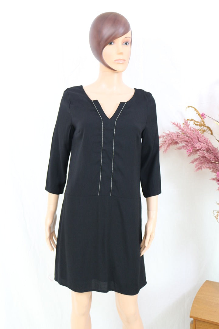 Robe noire Camaïeu chic élégante col V 38 M 3