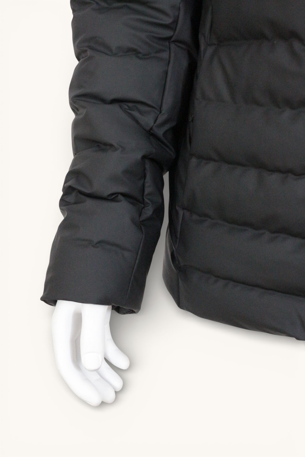 Rains – Trekker Daunenjacke – Schwarz 8