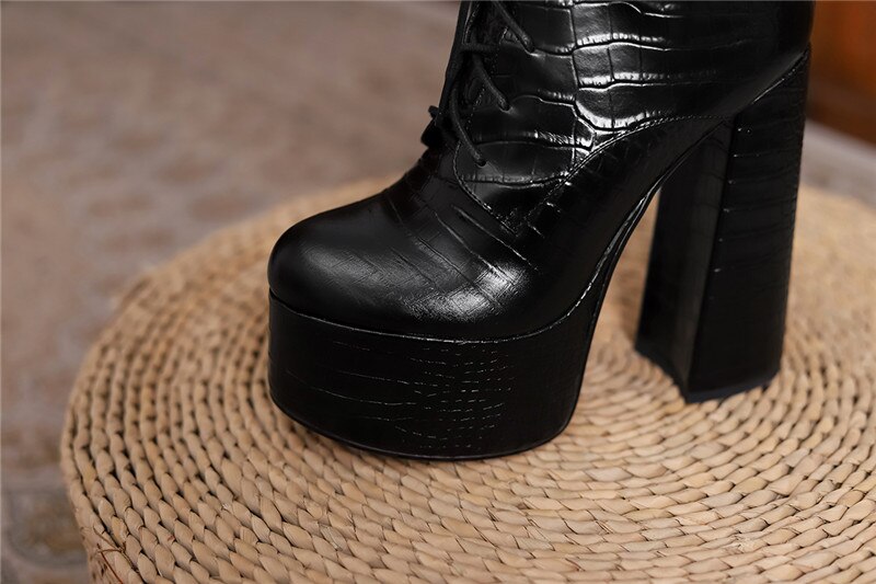 Bottines cuir talon haut plateforme lacets croisés femme – photo 41 – Frippin'Dealz