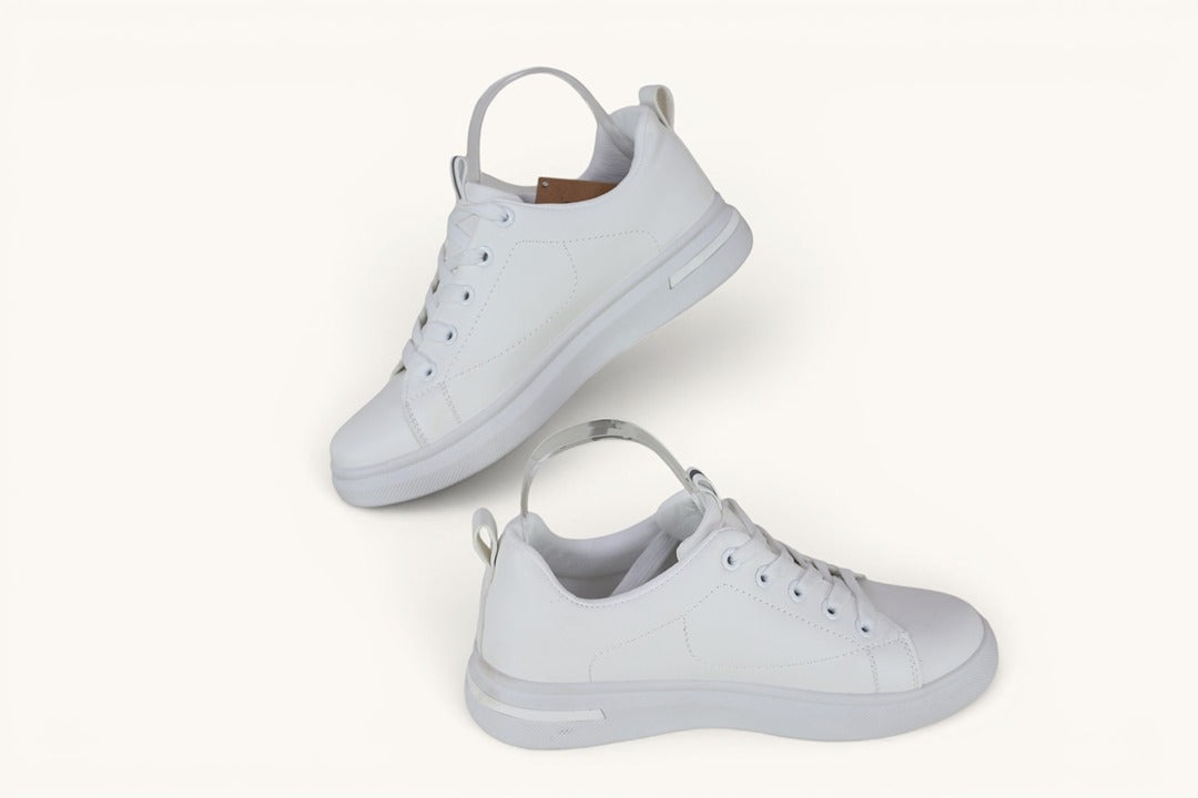 Baskets blanches Axim simili cuir taille 39 4