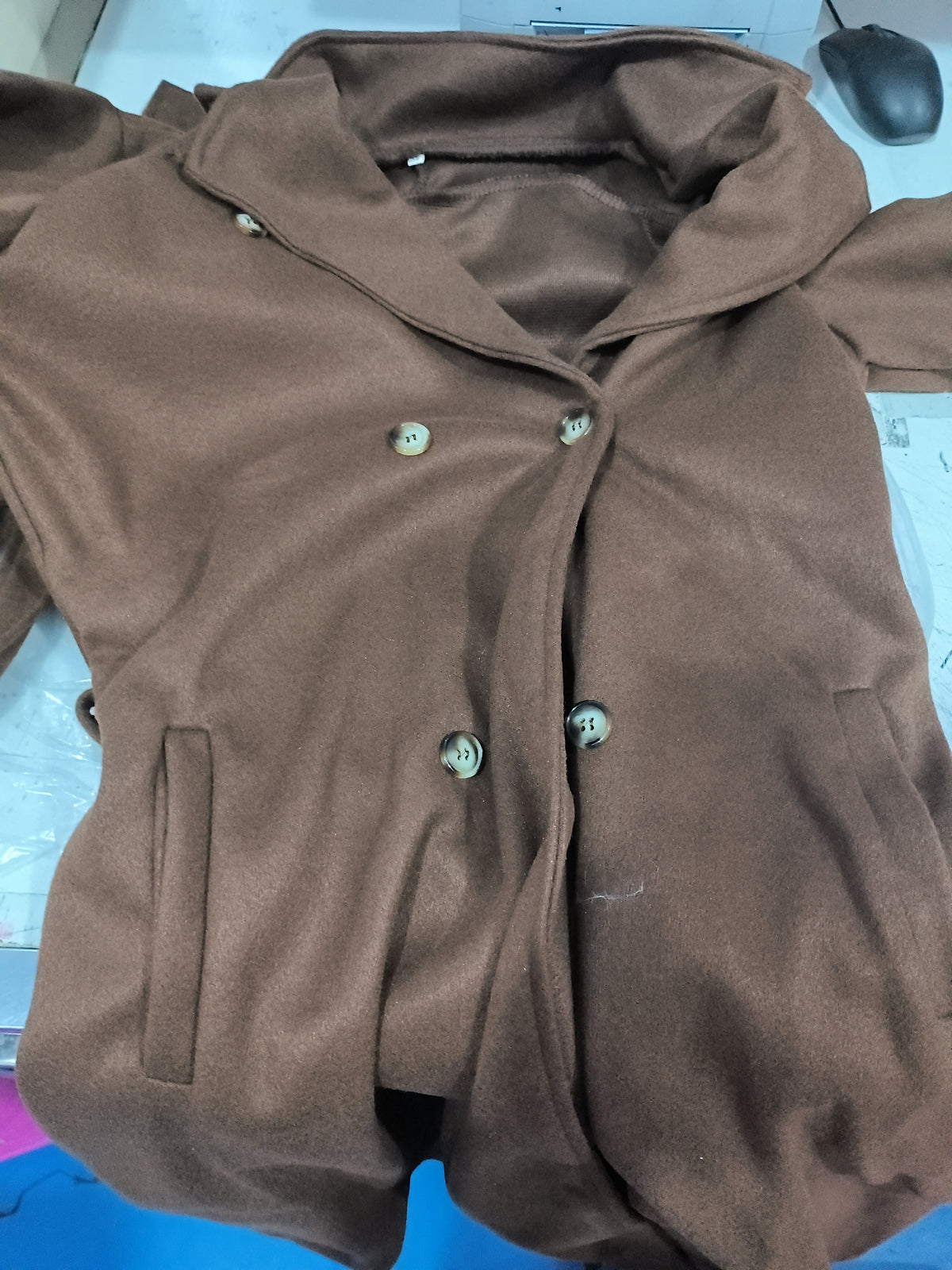 Trench long croisé ceinturé – photo 3 – Frippin'Dealz