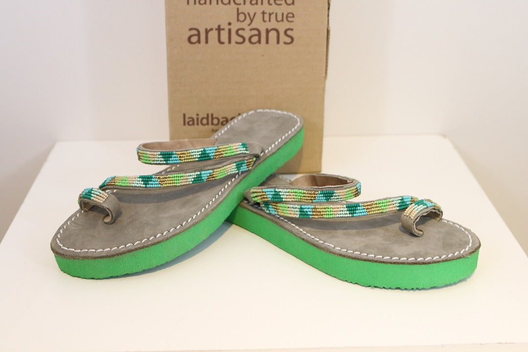Sandales plates en cuir et perles Laidback London vert olive 38 2