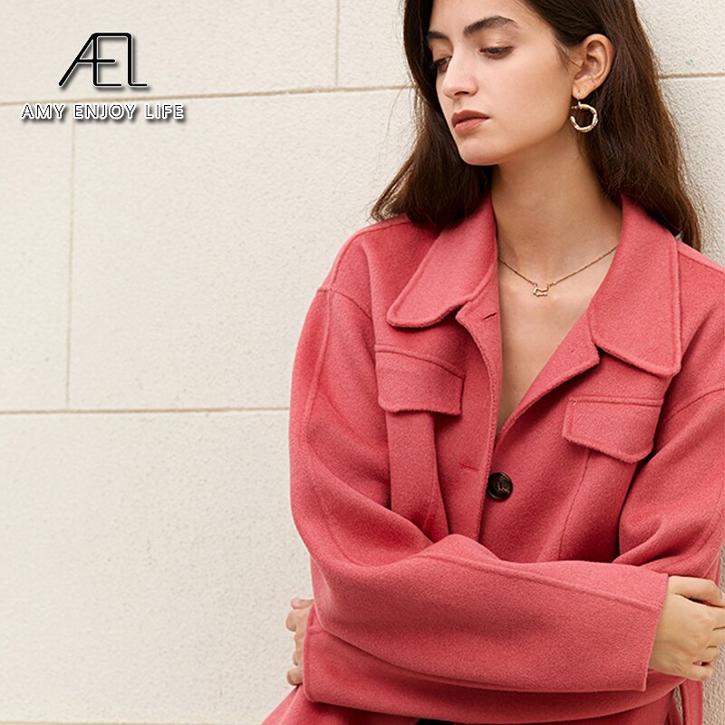 Manteau en laine rose poudré à ceinture, avec écharpe, col tailleur