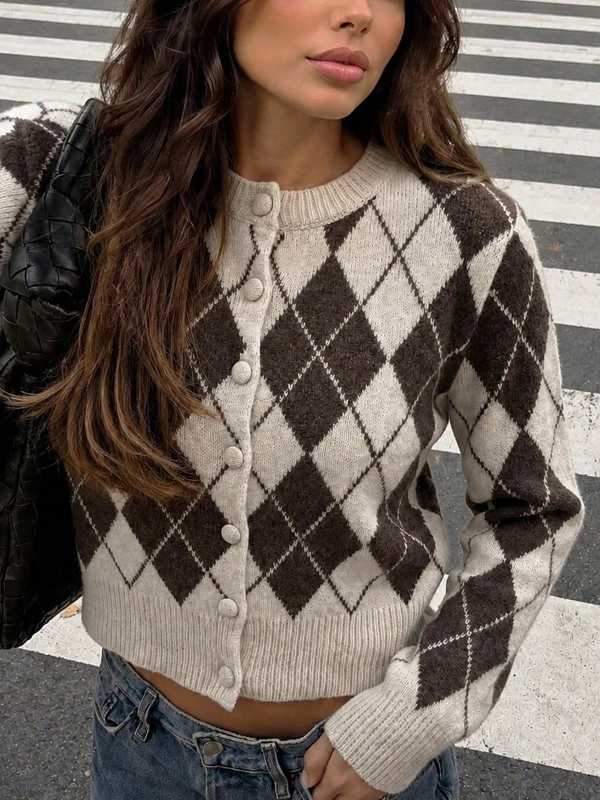 Cardigan en maille à losanges, col rond et simple boutonnage 4