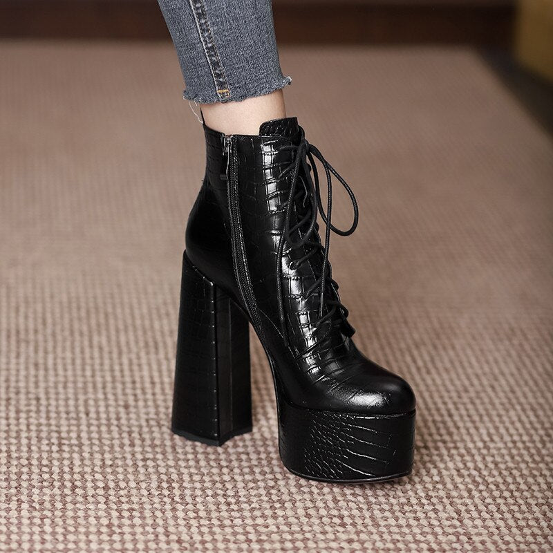 Bottines cuir talon haut plateforme lacets croisés femme – photo 49 – Frippin'Dealz