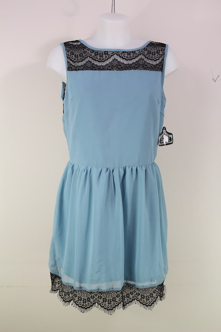 Robe courte bleue et noire en dentelle et mousseline style chic taille M 5