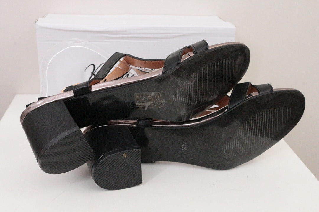 Sandales à talons noirs R and Be simili cuir T41 7