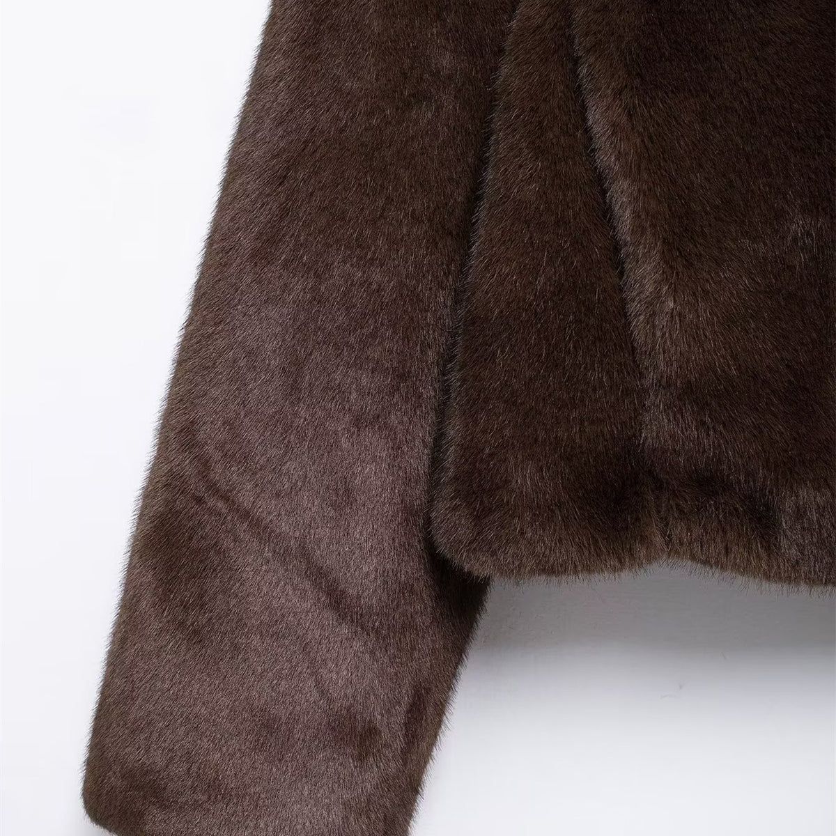 Manteau fausse fourrure vison doré – photo 4 – Frippin'Dealz