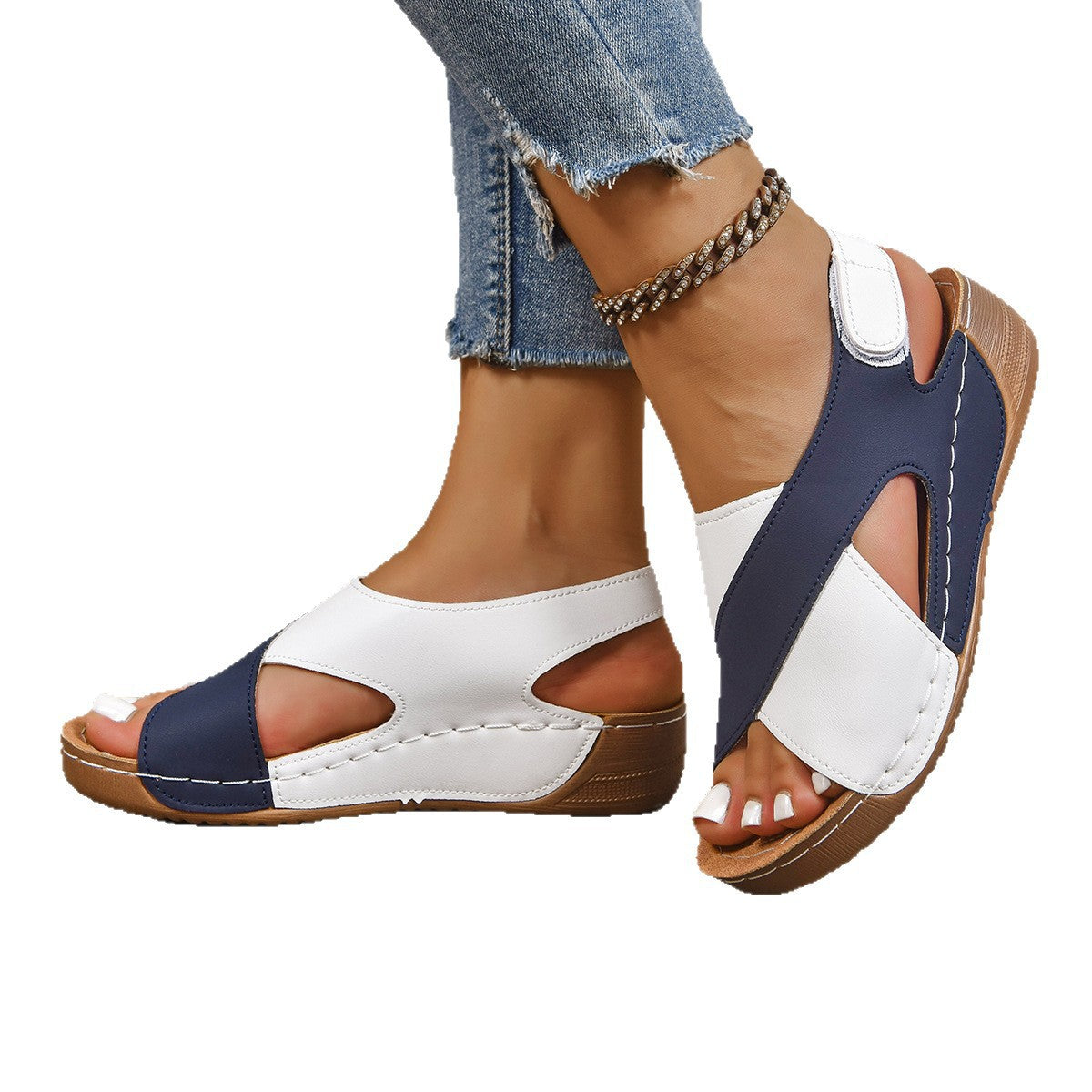 Sandales à brides croisées ajourées – photo 1 – Frippin'Dealz