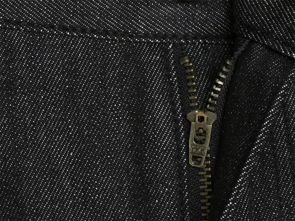 Jean sabre pour homme, ceinture à empiècements, broderie cursive et poches contrastées 14
