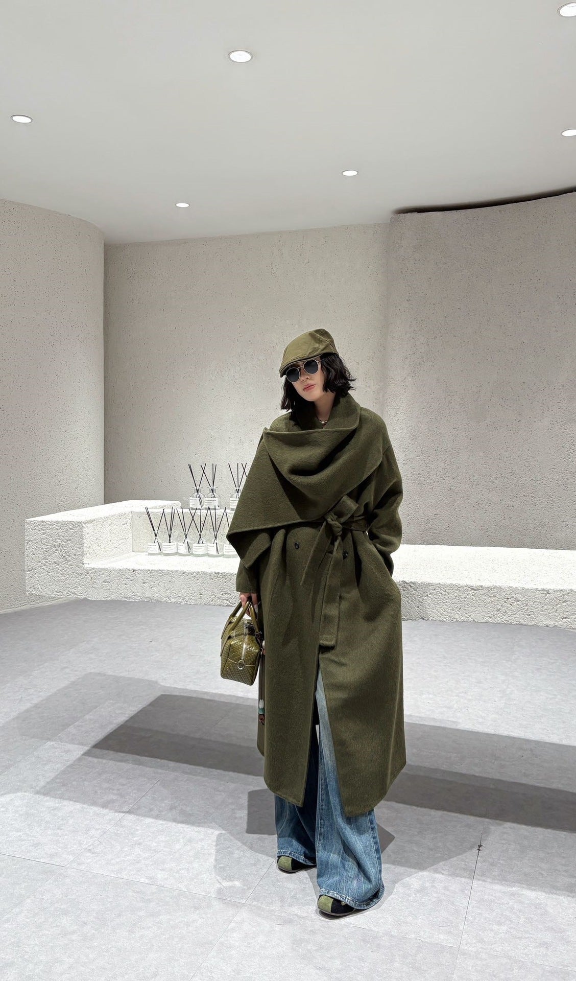 Manteau mi-long en lainage double face – photo 7 – Frippin'Dealz