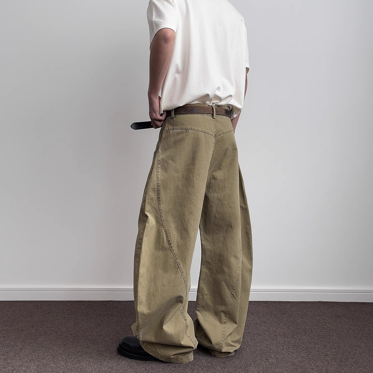 Pantalon cargo en denim rétro brodé de lettres pour homme, coupe droite déstructurée légèrement évasée 4