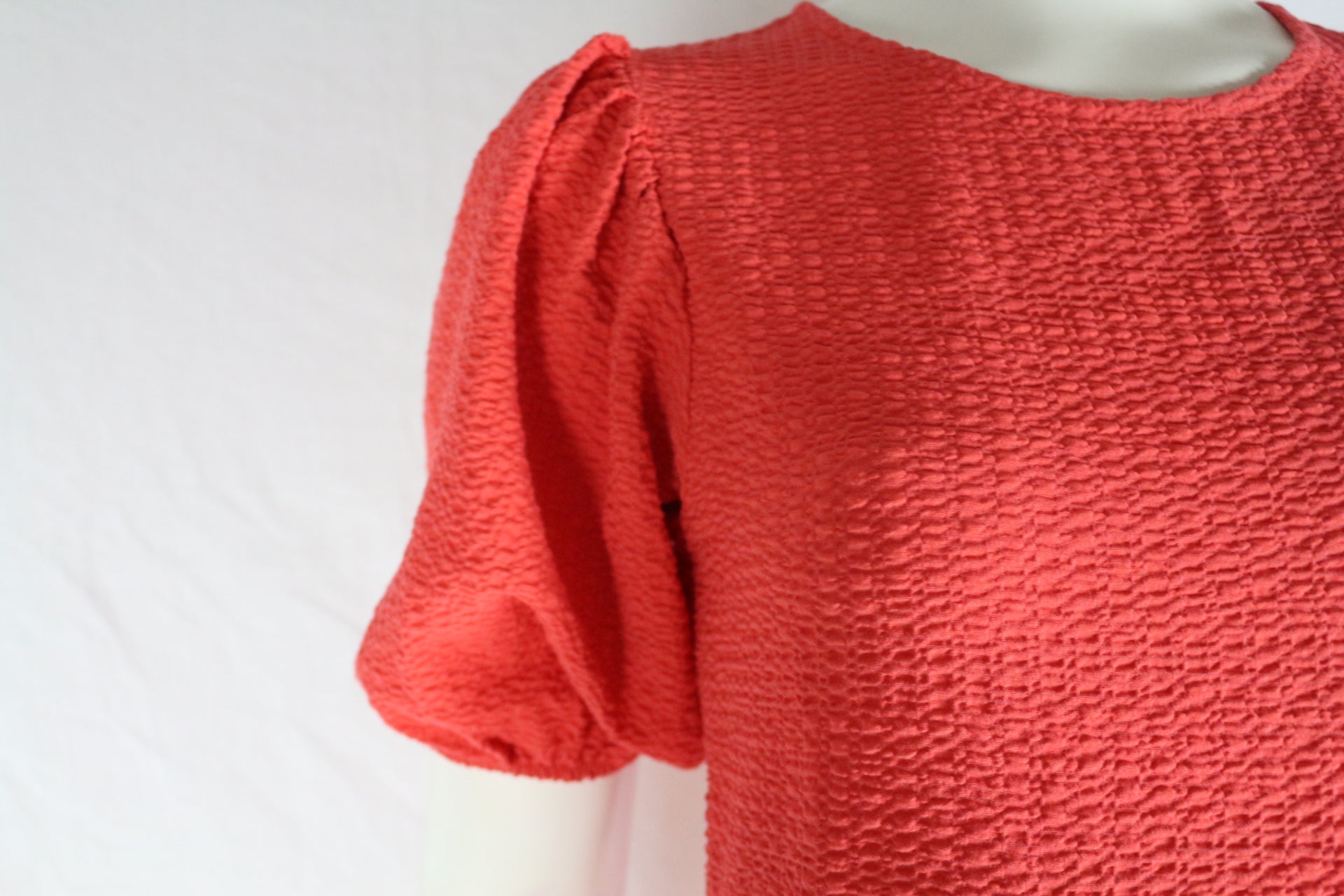 Robe midi Desigual corail texturée manches bouffantes femme taille S neuve avec étiquette