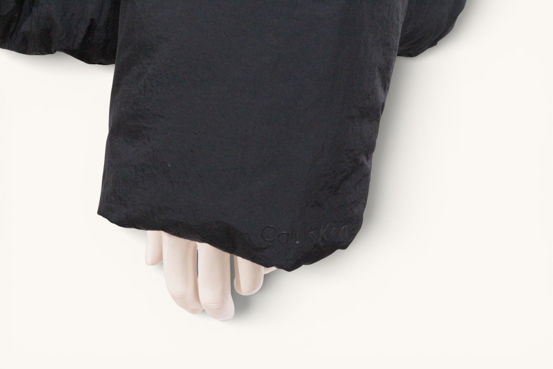 Calvin Klein – Piumino corto – Poliestere riciclato – Nero