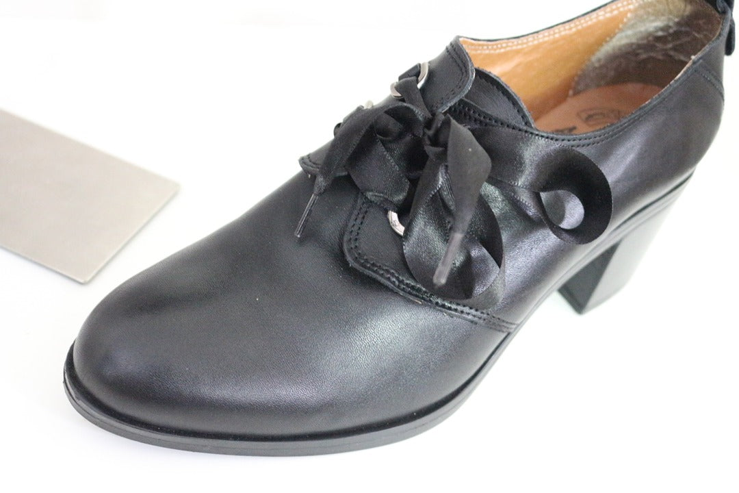 Bottines Andréfia Noires Talon Carré Ruban Coquette 37