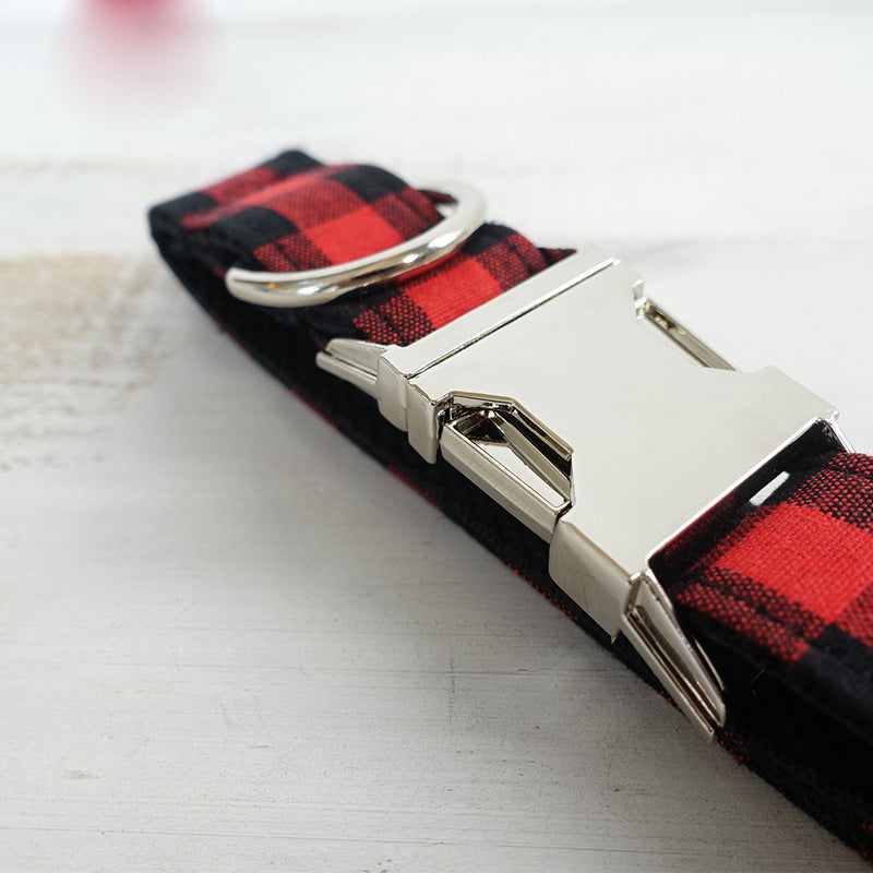 Collier et laisse pour chien tartan rouge et noir – photo 4 – Frippin'Dealz