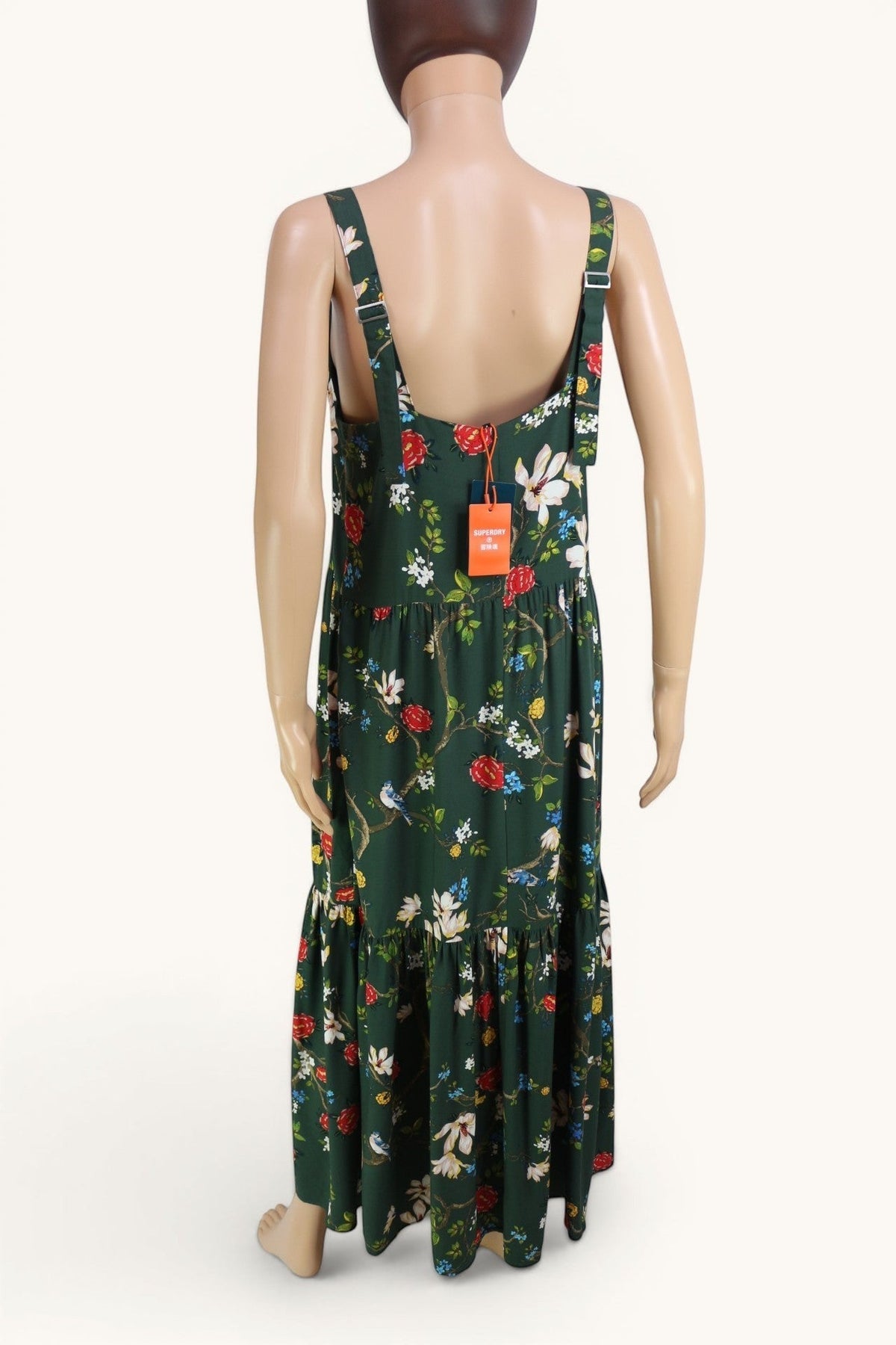 Robe longue Frippindealz Superdry en viscose kaki à motif floral multicolore, vue de dos sur mannequin