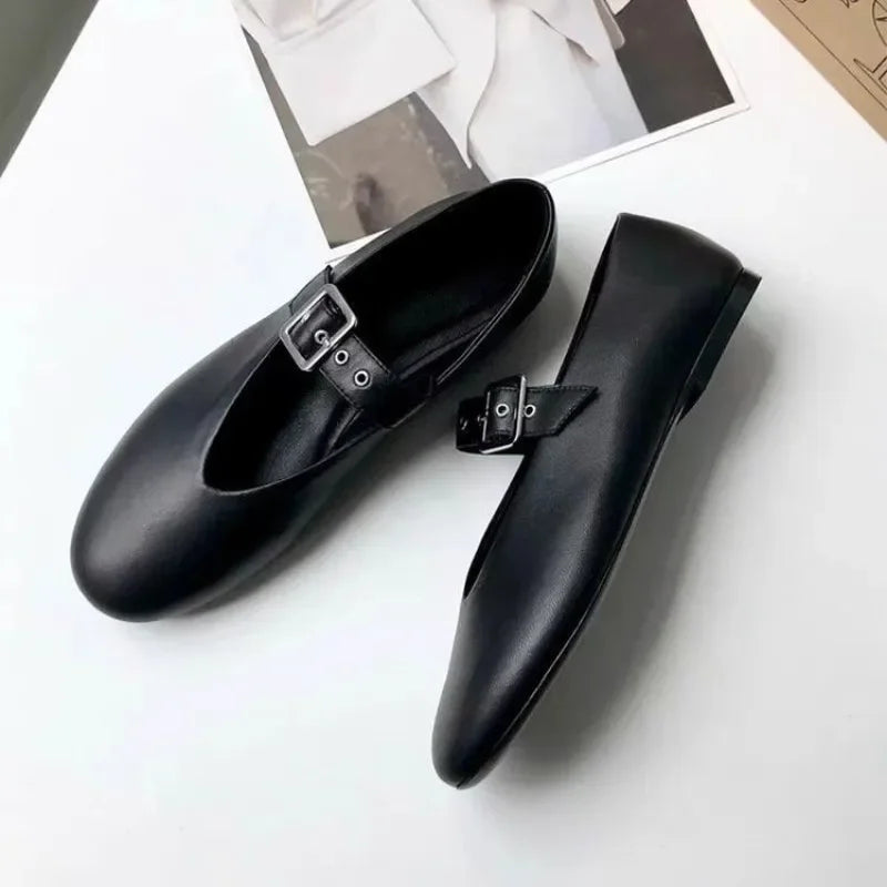 Babies Mary Jane noires bout pointu – photo 1 – Frippin'Dealz