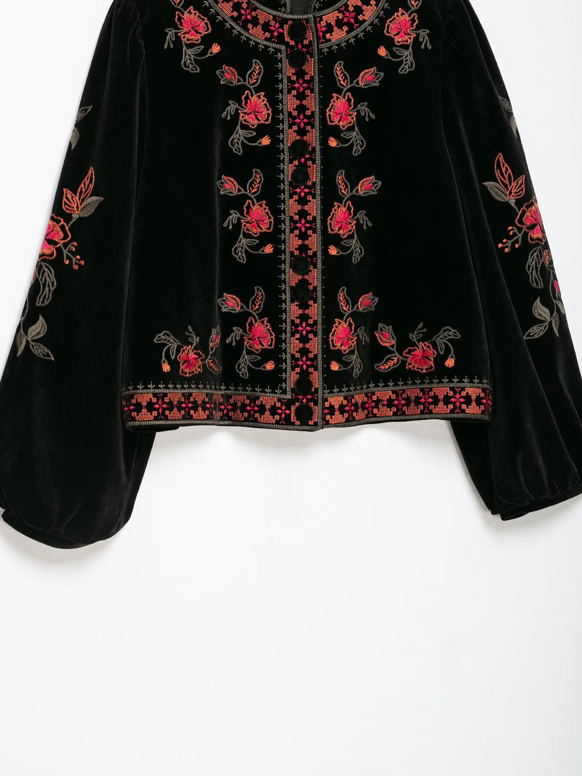 Veste courte col montant brodée femme – photo 11 – Frippin'Dealz