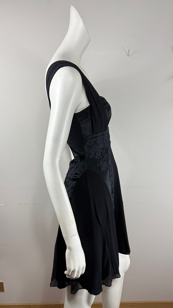 Robe noire Karen Millen dentelle gothique coquette chic 36 12