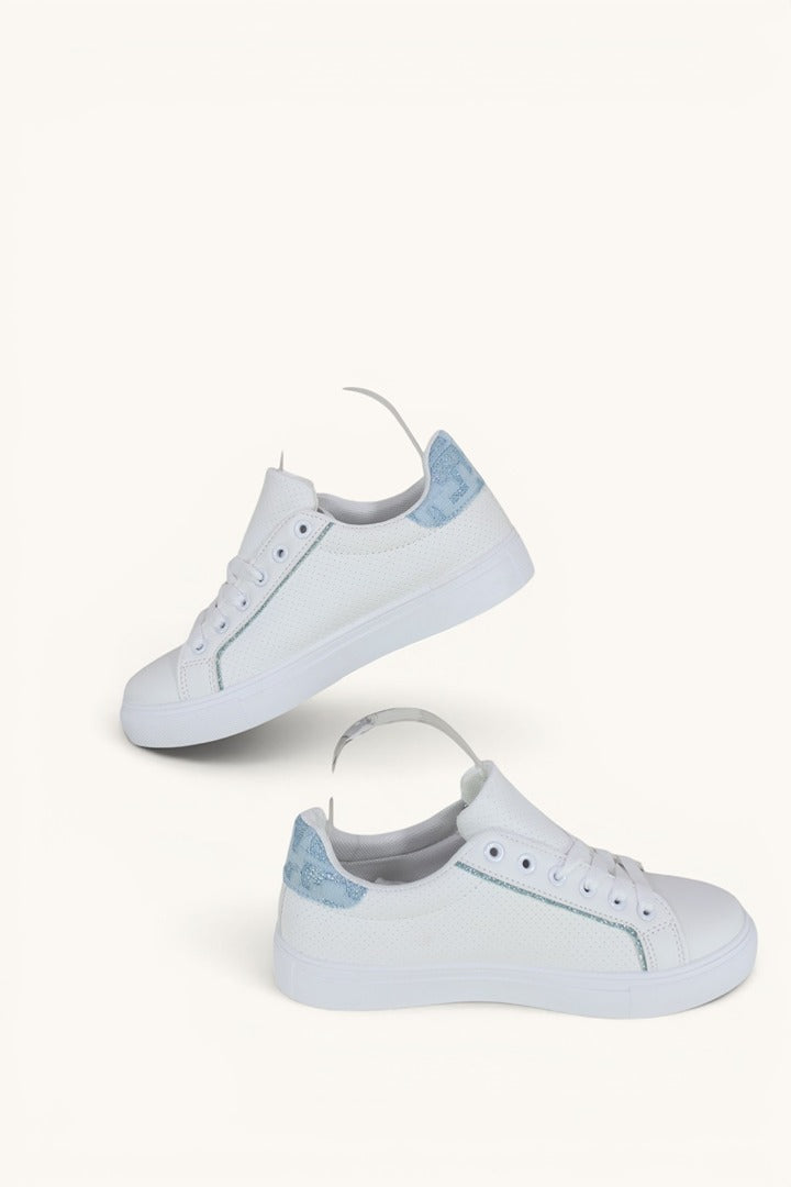 Baskets blanches simili cuir détails paillettes bleu ciel taille 38