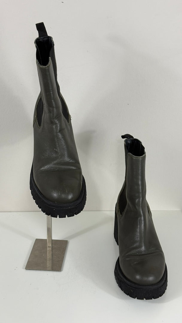 Bottines Chelsea Minelli vert kaki cuir semelle crantée 38 vintage 3