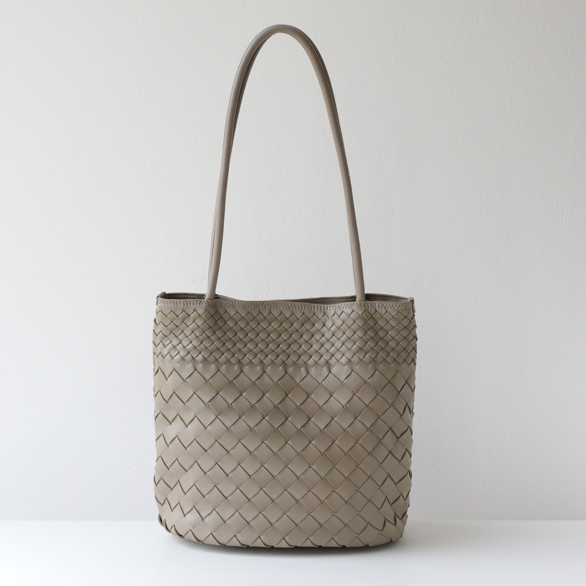 Sac seau tressé en cuir de mouton – photo 12 – Frippin'Dealz